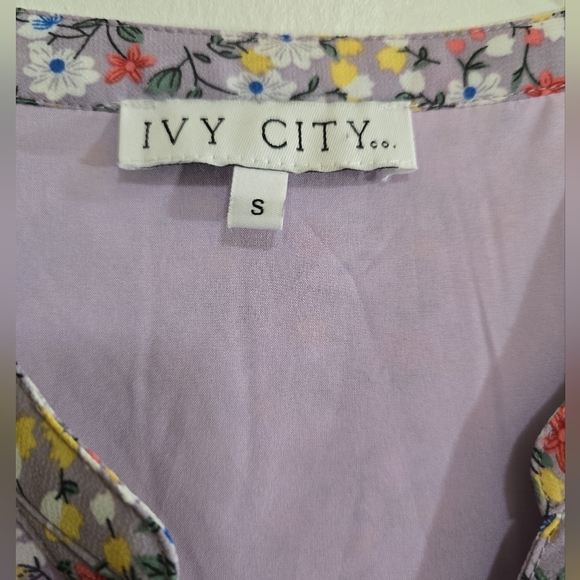 Ivy City Co. Lydia in Purple Floral Flowy Tiered Dress Small V-neck Modest - Picture 6 of 8